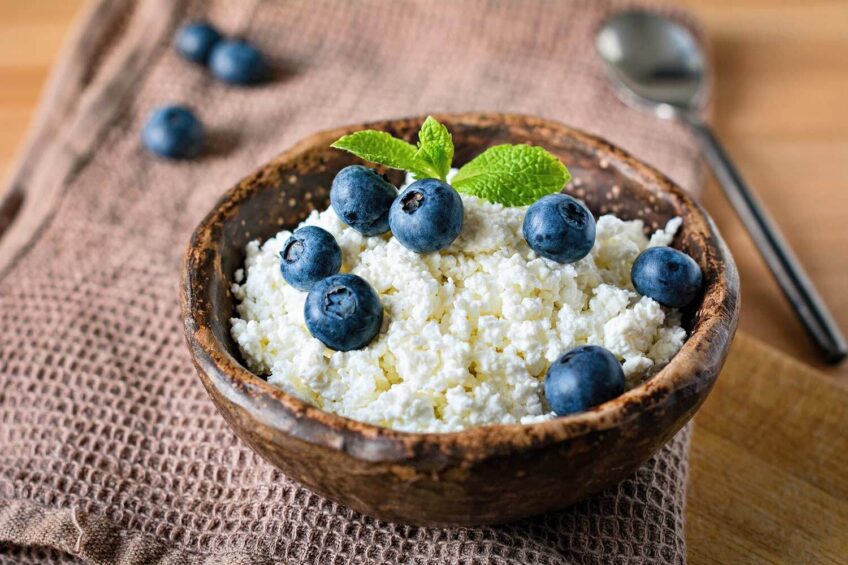 cottage cheese with blueberries