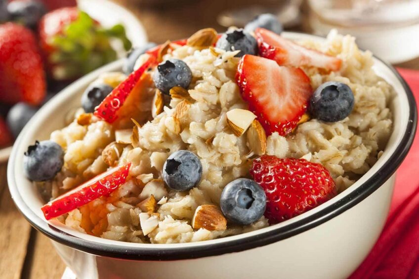 oatmeal with berries